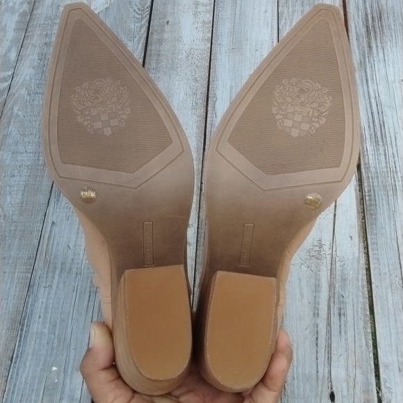 VINCE CAMUTO Ankle Boots. - Picture 9 of 13